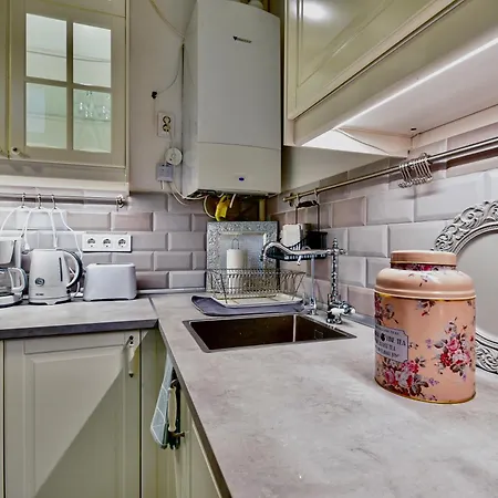 Buda Bliss Garden Apartment *