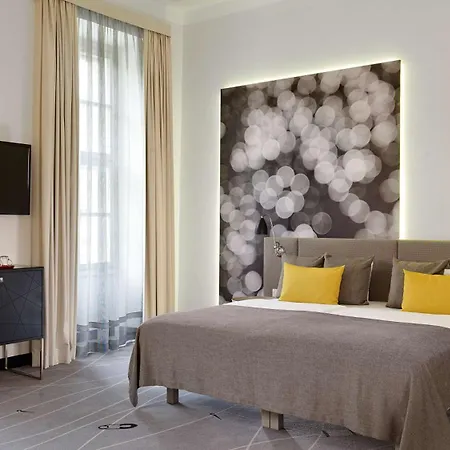 Park Plaza 4*