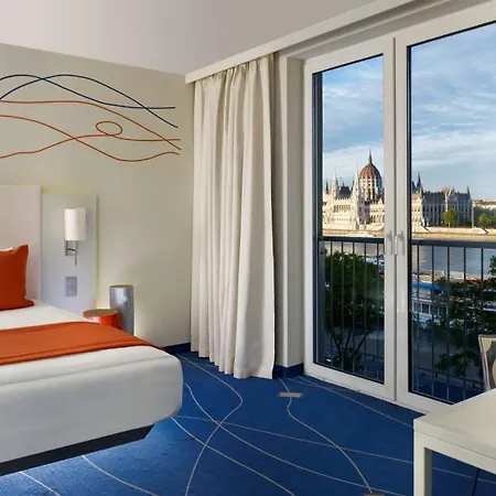 Park Plaza Hotel 4*