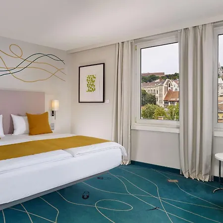 Park Plaza 4*