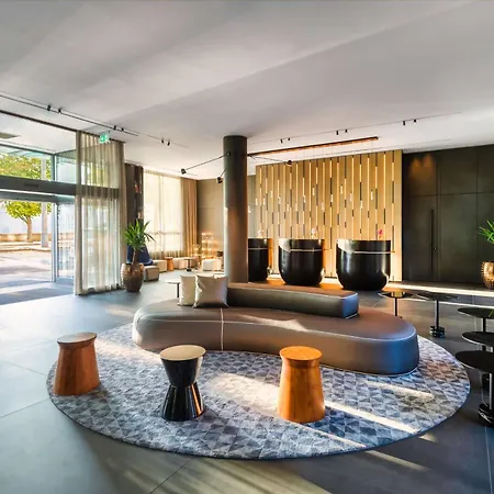 Park Plaza Hotel 4*