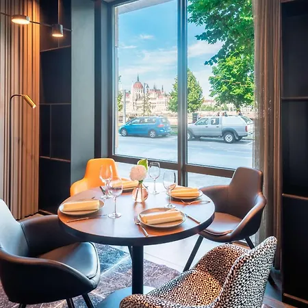 Hotel Park Plaza 4*