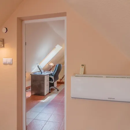 D12 Apartment *