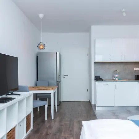 Waterfront By Urbanrent Apartment *