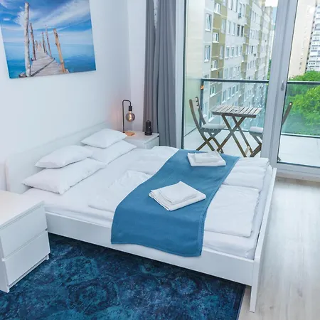 Waterfront By Urbanrent Apartment *