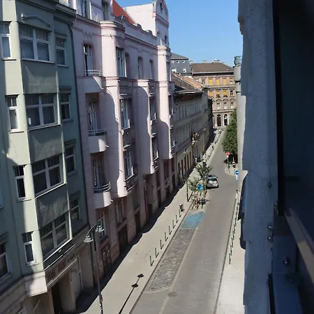 Downtown Cube Будапешт