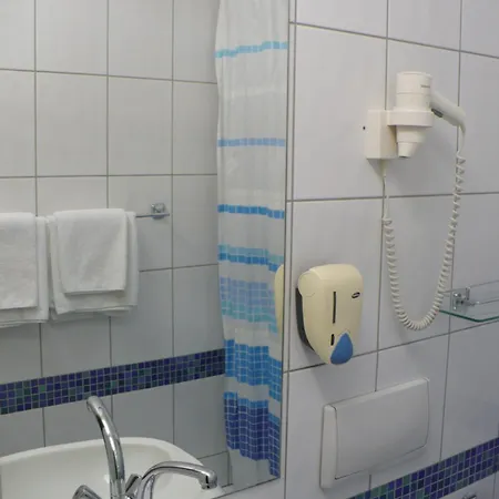 Hotel Luna 3*
