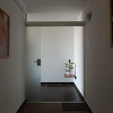 Orangehomes One Bedroom With Fireplace Apartment *