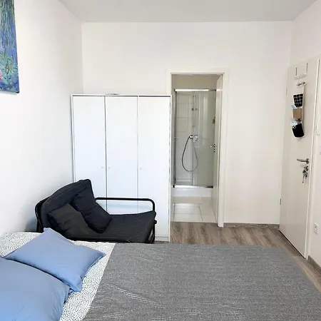 Downtown Family Haven: Modern 3br With Balcony And Parking