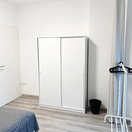 Downtown Family Haven: Modern 3br With Balcony And Parking Budapest