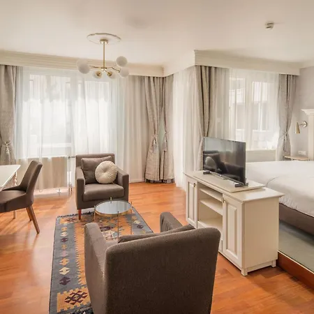 Otel Queen's Court & Budapeşte