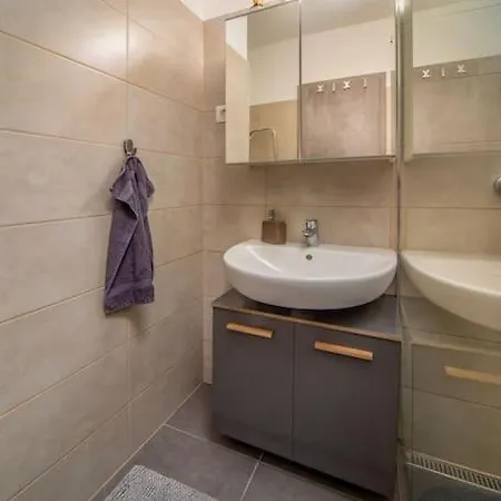 Grace Pine 1 Apartment Budapest