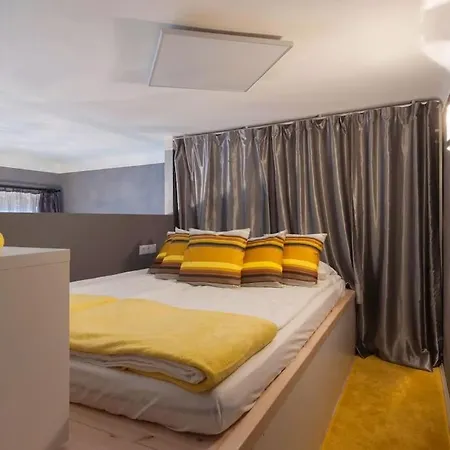 Szimpla-synagogue-kazinczy Str Apartment Budapest