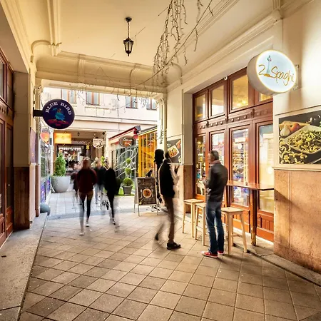 Super - Very Lively Area - In Gozsdu Appartamento *