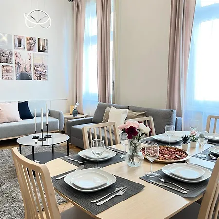 Ferenc Apartment *