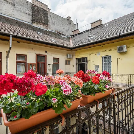 Apartment Solar System With Gallery Budapest