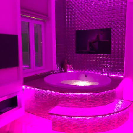 Eye Presidential With Jacuzzi & Sauna Budapest
