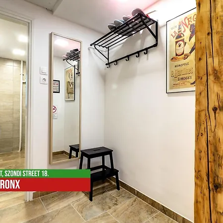 Apartment Little Italy Bronx *