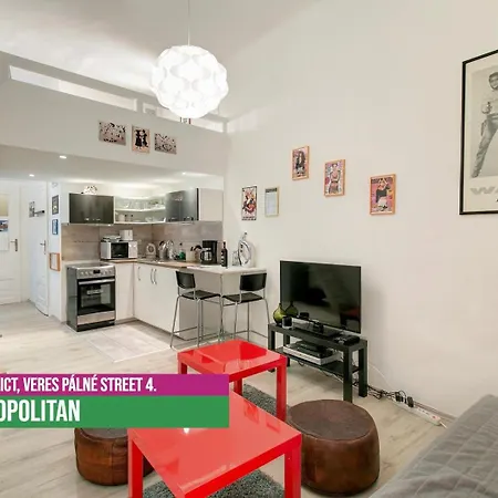 Little Americas Downtown Apartment