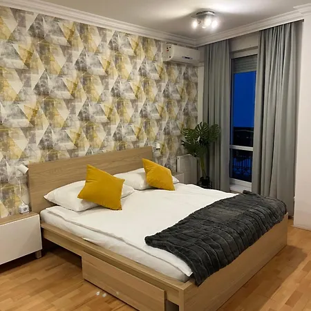 Ildiko's 2 Bedroom Cosy Apartment Budapest