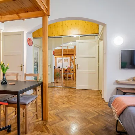 Dorotea - Cosy In The Heart Of Lägenhet Budapest