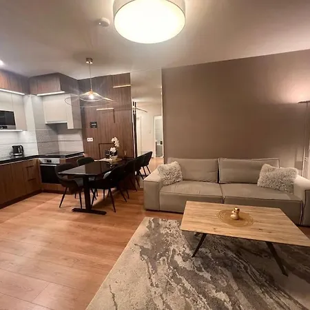 Karzo Lk 208 * Budapest