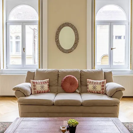 Graceful & Cozy Dream Next To The Opera House Apartmán *