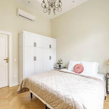 Graceful & Cozy Dream Next To The Opera House Budapešť