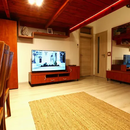 Goldcentral Danube Apartman