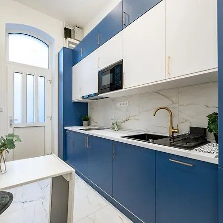 Andrassy - N14 * Budapeszt