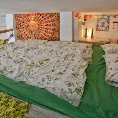 Apartment Charming With Bistro Kitchen *