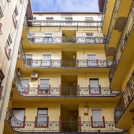 Apartment Peace Oasis In The Pulsing Budapest