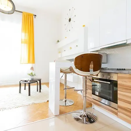 Bright Design Riverside By Nw Apartment *