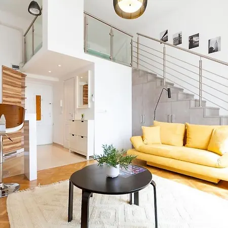 Bright Design Riverside By Nw Apartment