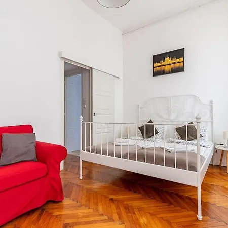 Apartment Peace Oasis In The Pulsing