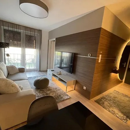 Karzo Lk 204 Apartment