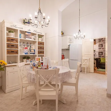 Apartment Red Romance Budapest