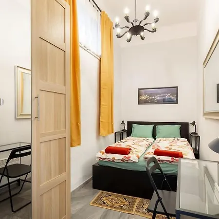 Apartment Kz10e Paola On Kazinczy Utca