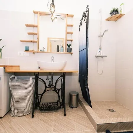 T22 Homey Apartment *