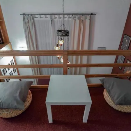 Secluded Mezzanine Near Astoria Apartment