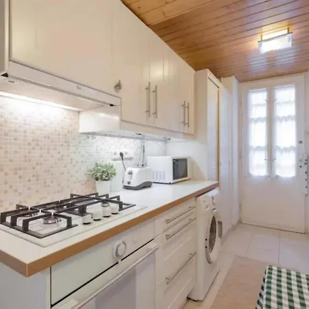 Secluded Mezzanine Near Astoria Budapest