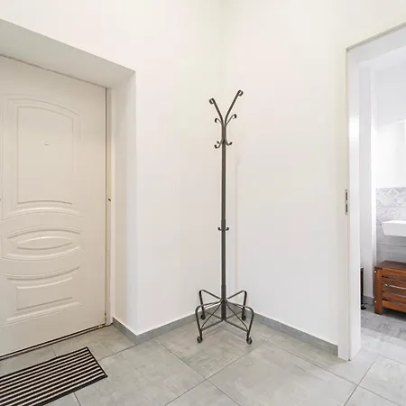 Apartment Casabella - 2 Bedroom Near To Andrassy Ave *
