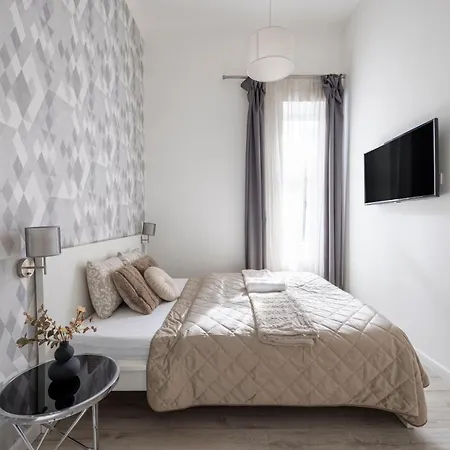 Apartment Deluxe Grand W/ 5 Bedrms Budapest