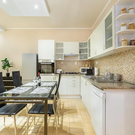 Downtown By Stn Apartamento *
