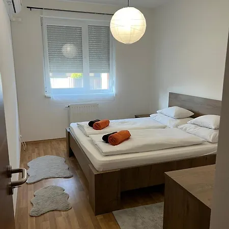 Lux Cordia With Free Parking Apartman