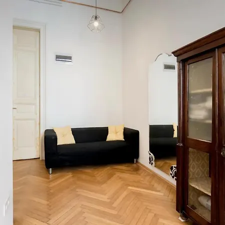 Budapestayz - Izabella * Budapest