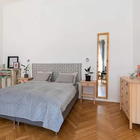 Apartment Budapestayz - Izabella Budapest