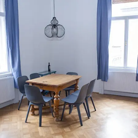 Budapestayz - Izabella * Budapest