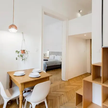 Budapestayz - Izabella Apartment Budapest