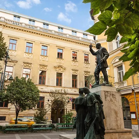 מלון Eurostars Palazzo Zichy 4*